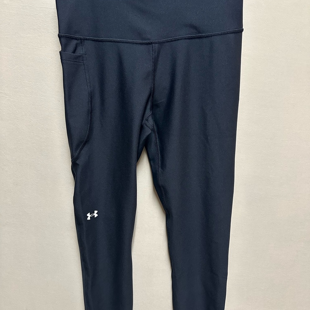 (NWT) Under Armour Black Leggings